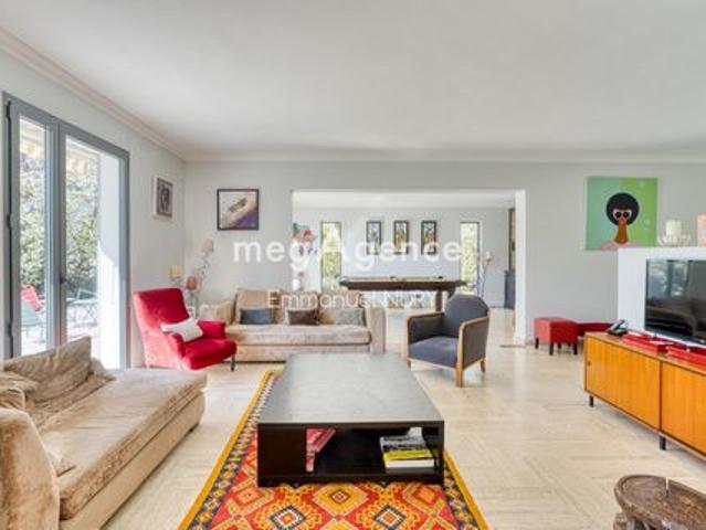 Maison spacieuse de 230 m² avec 5 chambres & piscine