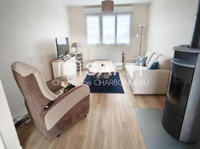 MAISON SPACIEUSE RENOVEE DE 8 PIECES A SAINT SENIER SOUS AVRANCHES