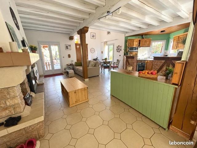 Maison spacieuse 130m² 4 Chambres Cadre boisé unique 5526 m2 proche village MONTRICOUX
