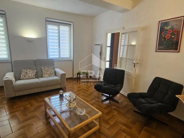 Maison spacieuse 8 pièces à vendre