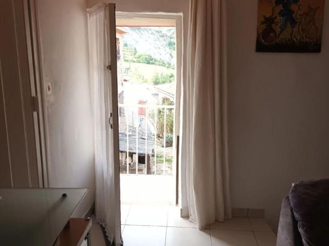 Maison St Benoit 2 pièce s