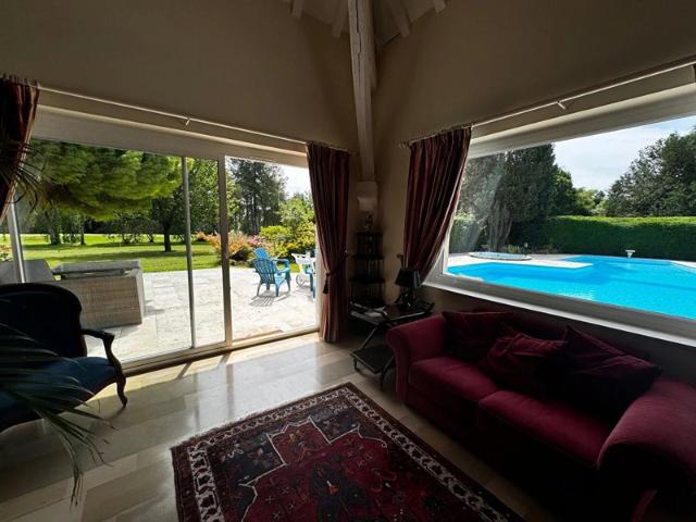 MAISON ST NOM LA BRETECHE 11 pièce s 584m2