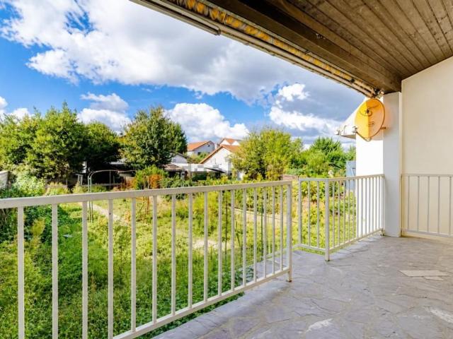 Maison, Stains