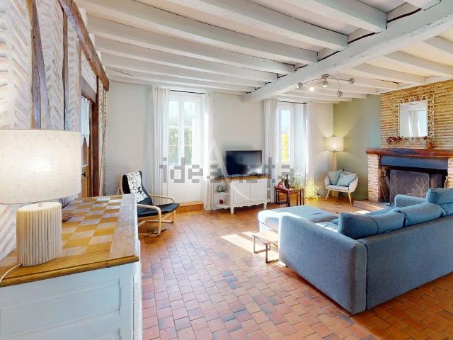 Maison, Sully la Chapelle