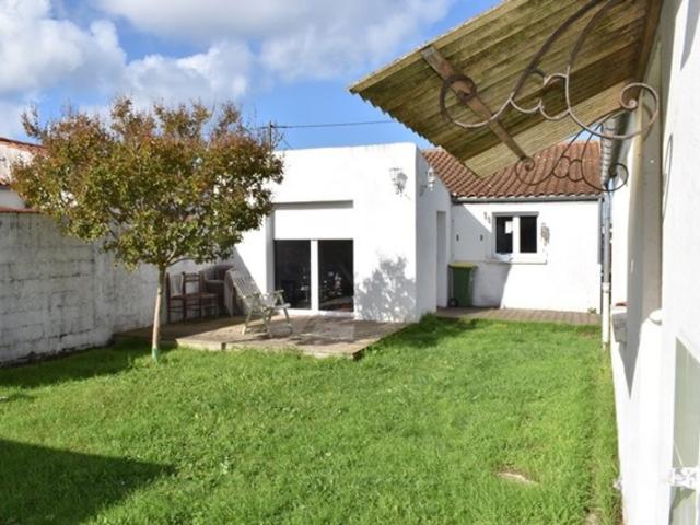 MAISON SUR GRAND TERRAIN