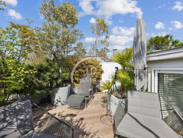 Maison sur le toit – Penthouse d’exception avec terrasse & balcons