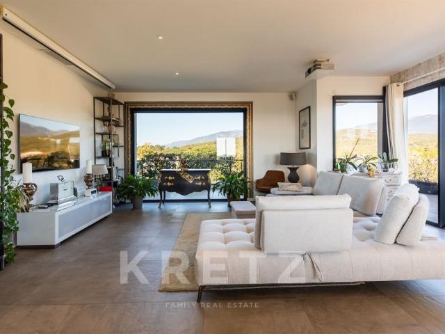 Maison Sur Les Toits de 120 m², en Dernier Étage avec Vue Me. 120m² Porto Vecchio