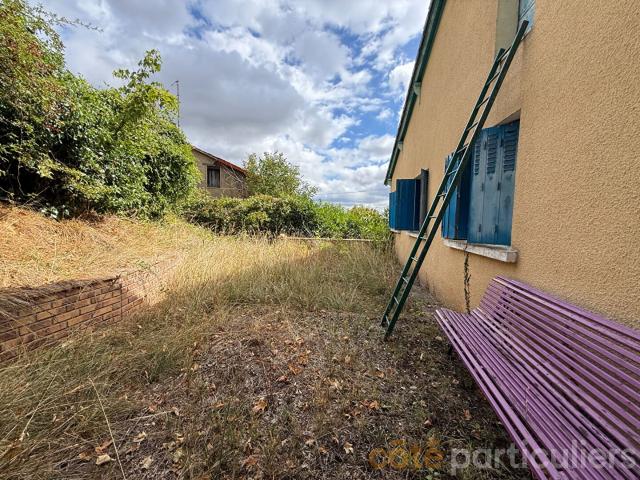 Maison sur sous sol avec grands volumes 96m² Saint Amand Montrond