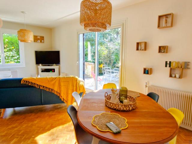 Maison sur sous sol avec double garage de 166 M² habitable sur une parcelle de terrain de 2590 M²