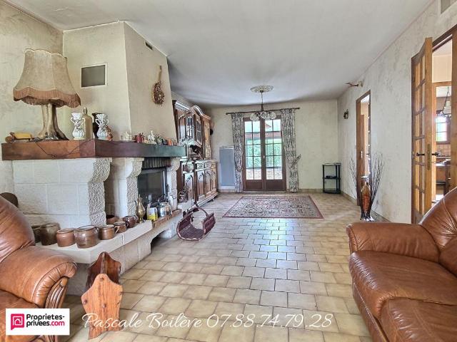 Maison 3 chambres sur sous sol avec terrain arboré proche commodités Vernoil le Fourrier 49390