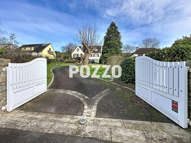 A Vendre Maison sur sous sol avec vue MONT ST MICHEL ET SA BAIE 7 pièce s 178 m2