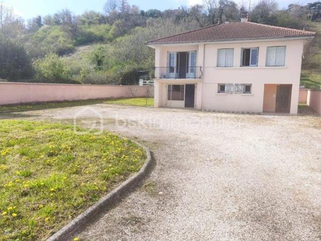 Maison sur sous sol complet 3 chambres