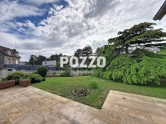 Maison sur sous sol de 130 m2 SAINT PAIR SUR MER, plage à pieds et proche des commodités