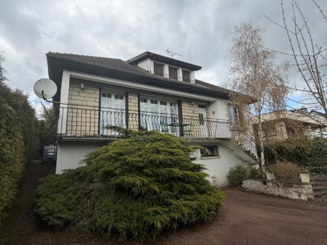 Maison sur sous sol total à Allonne