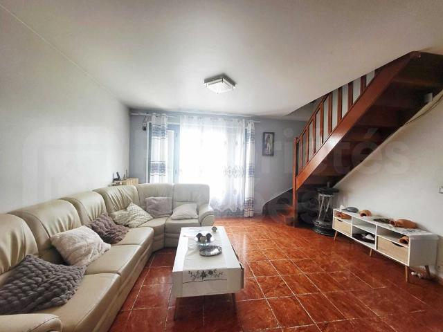 Maison sur sous sol total, 4 chambres et jardin