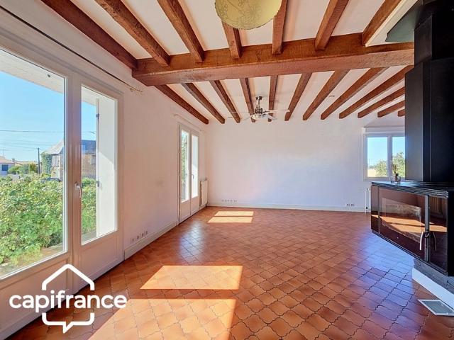 Maison sur sous sol 121 m² – 5 chambres – terrain clos 1 305 m² – Saint Jacques de Thouars, proximité immédiate de Thouars