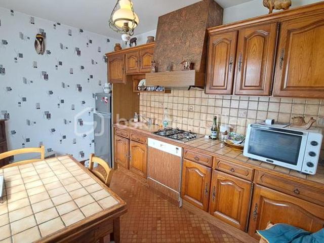 Maison sur sous sol + terrain constructible