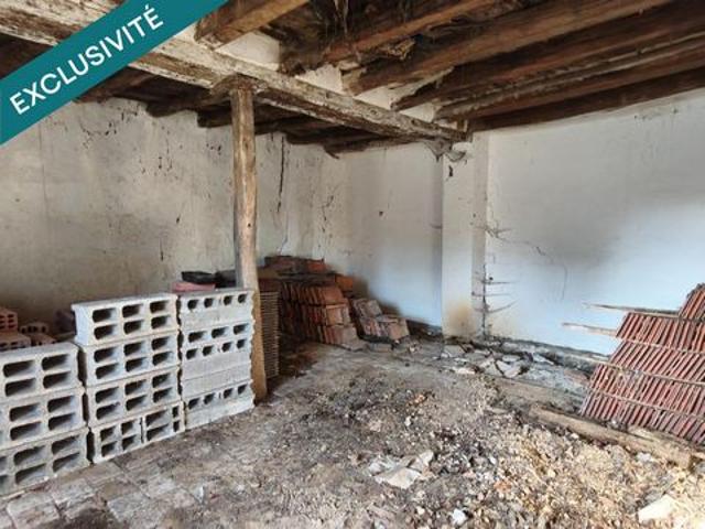 MAISON SUR TERRAIN A RENOVER ENTIEREMENT