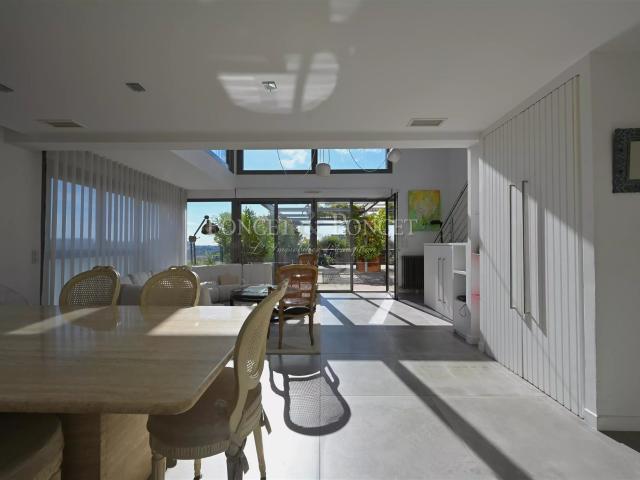 Maison sur toit avec terrasse de 160 m², piscine & vue 122m² Montpellier