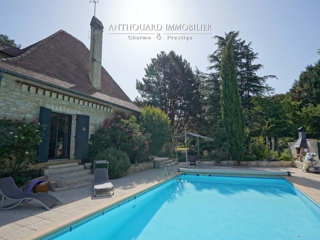 Maison sur un parc de 5368m2, piscine 170m² Bergerac