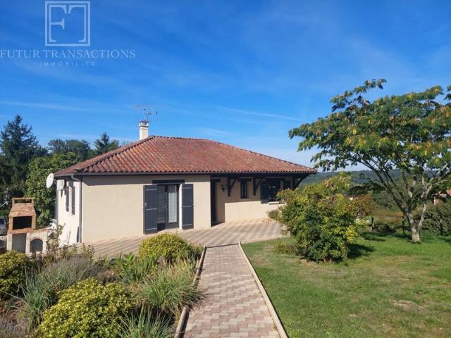 Maison sur 2550 m² de terrain clos