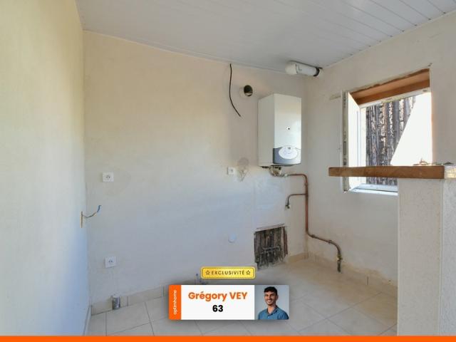 Maison sur 2 niveaux 3 pièces 64 m² Grange et Jardin LEZOUX 63