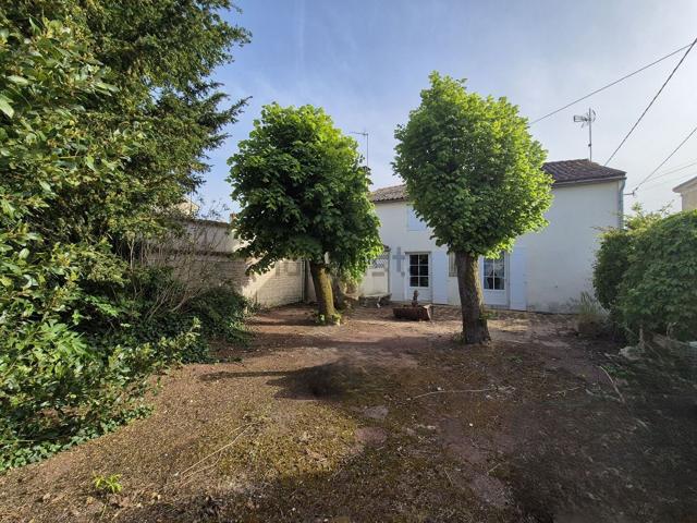 Maison, Surgères