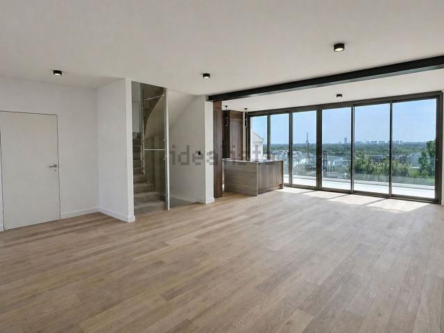 Maison, Suresnes