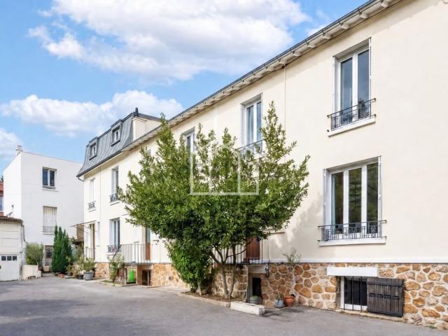 Maison, Suresnes