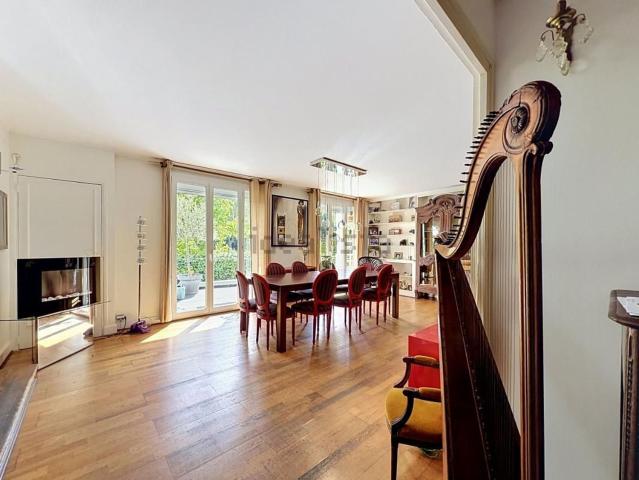 Maison, Suresnes