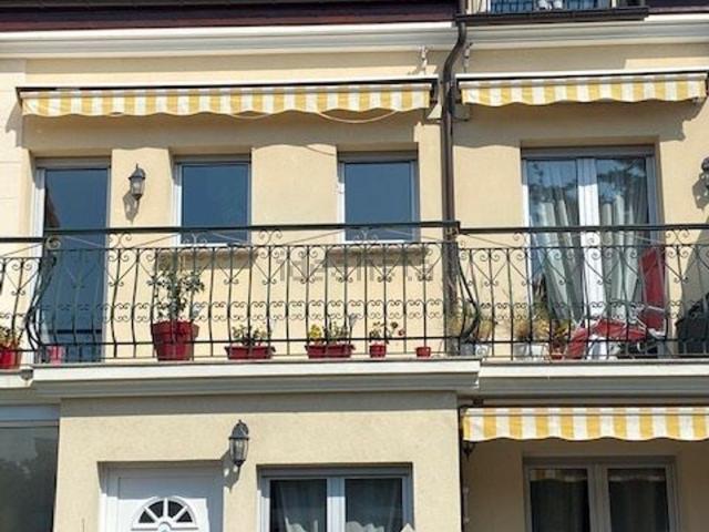 Maison, Suresnes