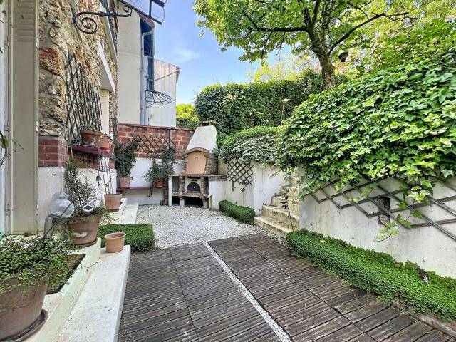 Maison Suresnes 6 pièce s 160 m2