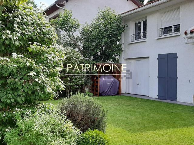 Maison, Suresnes