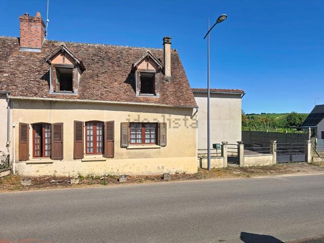 Maison, Sury en Vaux