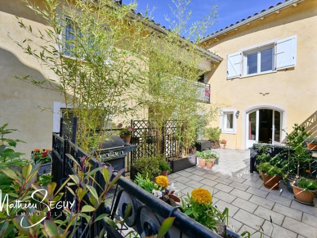 Maison P3 avec terrasse, remise, et 2 stationnements