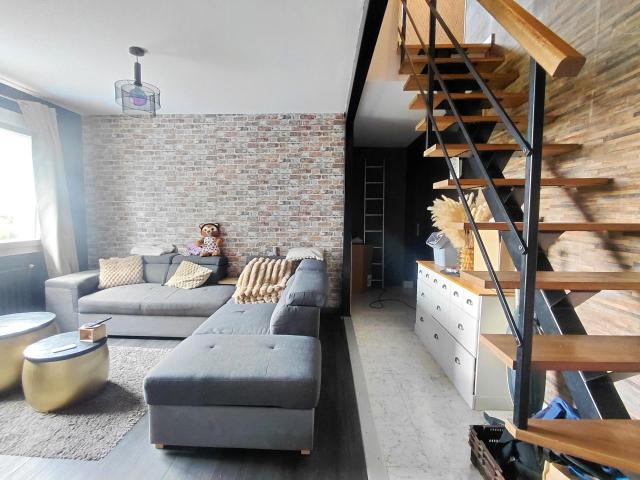 Maison potentiel de 6 chambres sur sous sol avec jardin