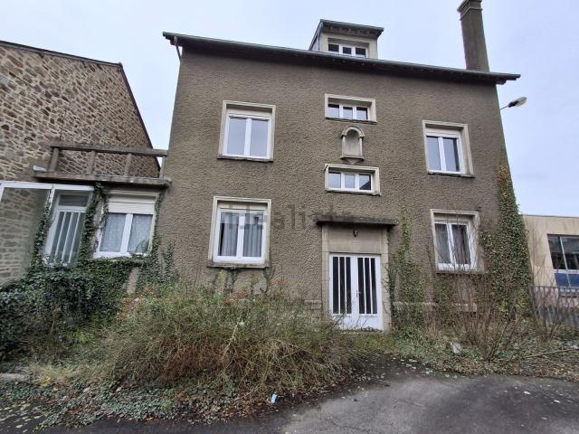 Maison, Poilley