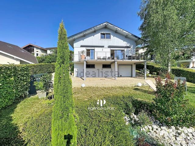 Maison, Poisy