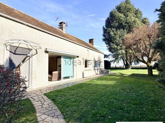 Maison, Poligny