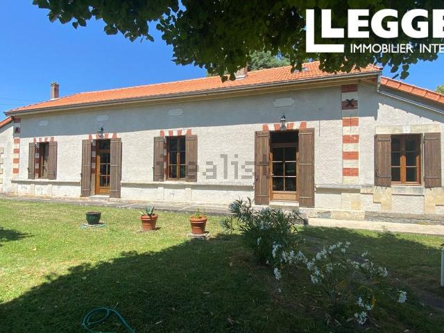 Maison, Pommiers Moulons