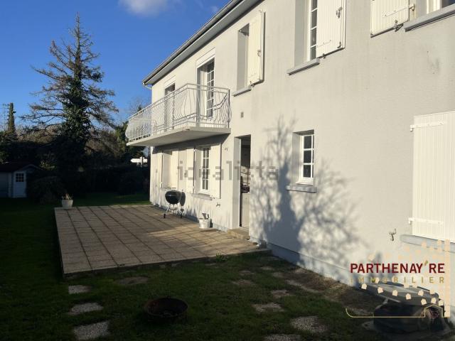 Maison, Pompaire