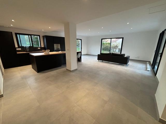 Maison Poncey Les Athee 5 pièce s 141 m2
