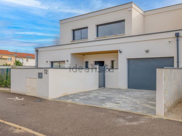 Maison, Chavanoz