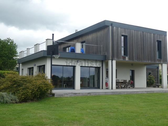 Maison, Pont l&apos Évêque