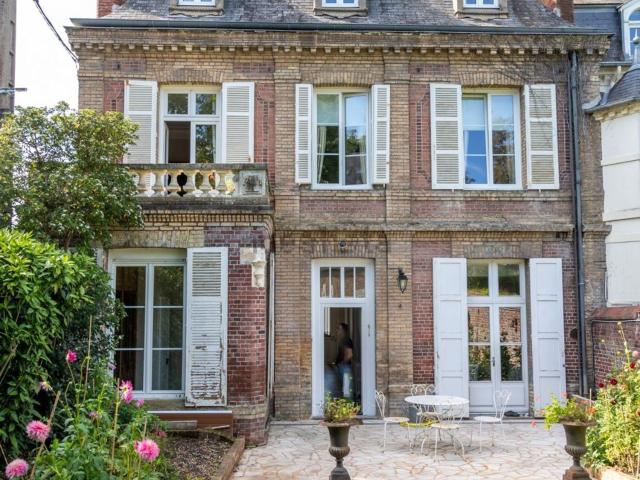 Maison, Pont l&apos Évêque