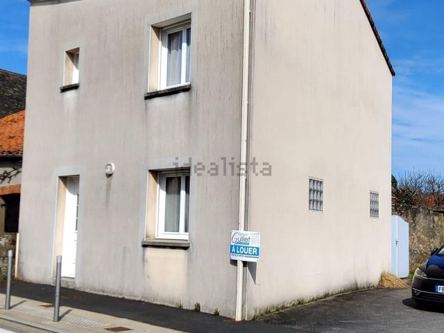 Maison, Pont Saint Martin
