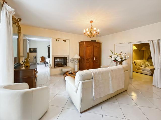 Maison, Port Lesney