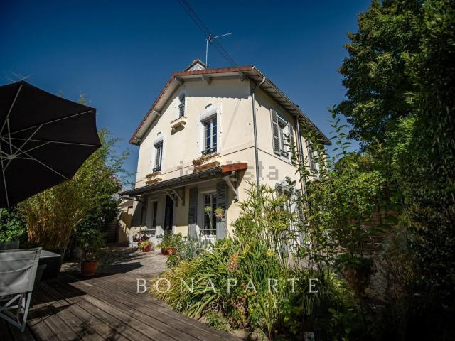 Maison, Pau