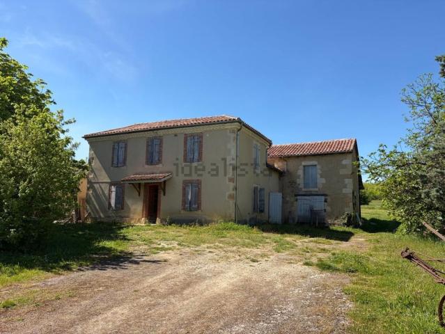 Maison, Pavie