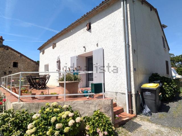 Maison, Payroux